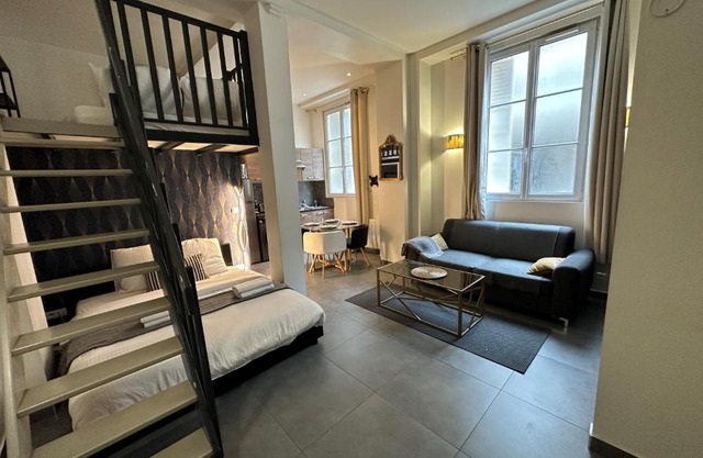 Spacious LOFT near JARDIN du LUXEMBOURG