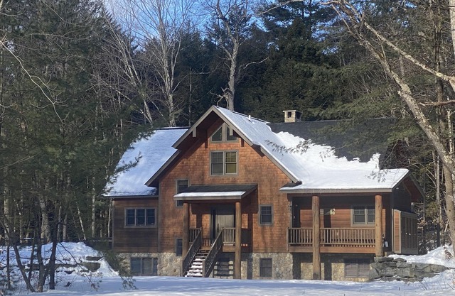 Spacious, luxury lodge - less than a mile from Okemo, and everything else!