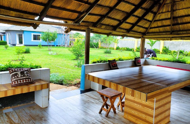 Spacious Luxury Retreat w/Private Pool & Outdoor Lounge – Sleeps 22