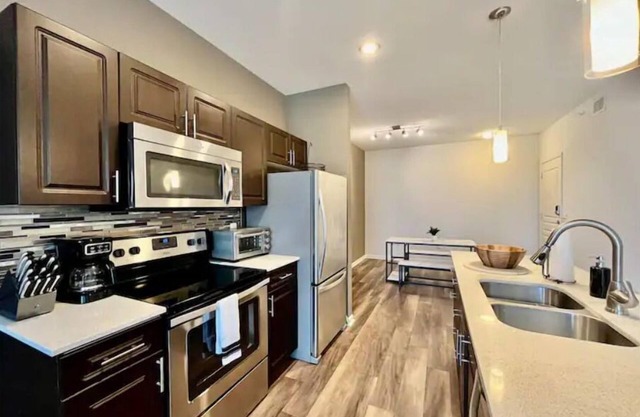 Spacious & Modern 1Bd Domain w/Shared Pool & Gymn
