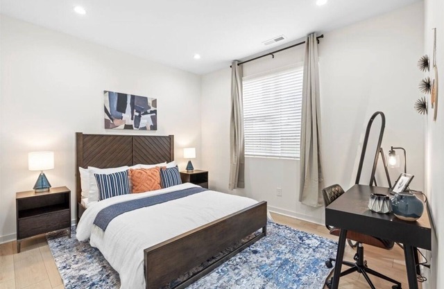 Spacious Modern 3BR/3.5BH Charlotte Townhouse