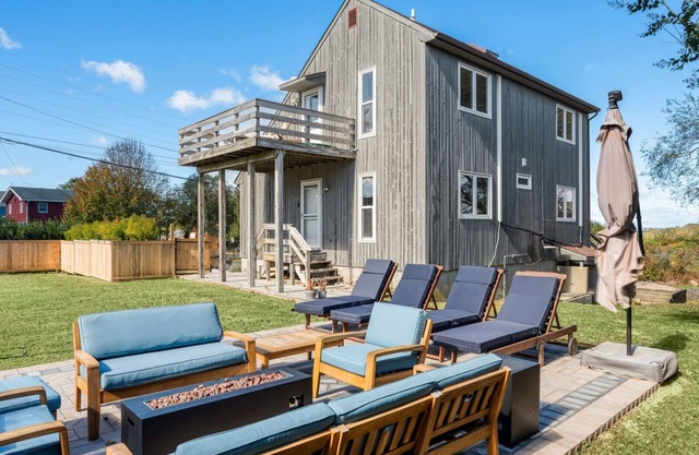 Spacious Montauk Home Minutes to Ditch Plains Beach and Montauk Point.