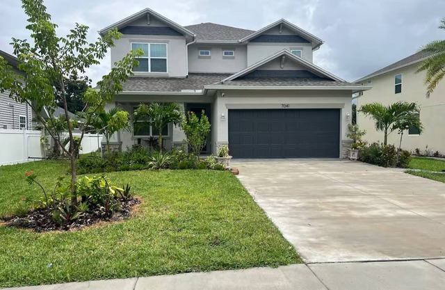 Spacious New construction 5-bedroom house
