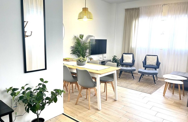 Spacious new home, 3 bedrooms, near center and beach, parking, WIFI, air conditioning