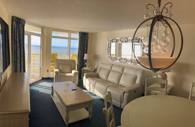 Spacious Oceanfront 2-bedroom Condo in Bay Watch in beautiful North Myrtle Beach