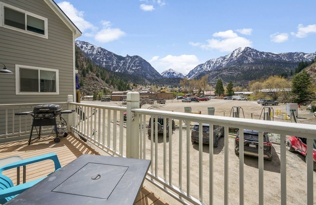 Spacious Ouray Townhouse w/Spectacular View!