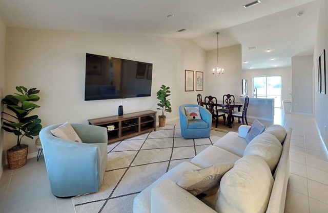 Spacious Pet Friendly Home with Lake View, Short Drive to Beach