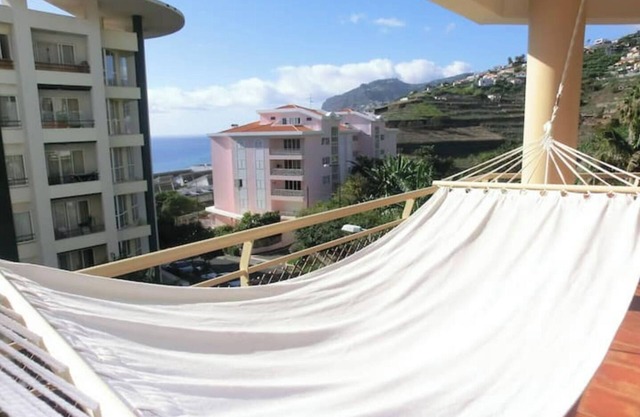 Spacious Piornais apartment, 5 minutes away. Praia Formosa.