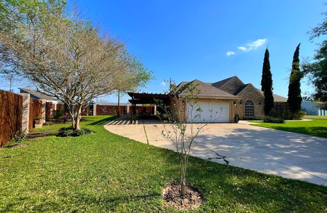 Spacious Rental for Business Travelers & Family Getaways!