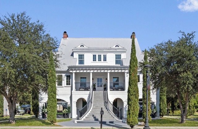 Spacious Seaside 5 bedroom 3.5 bath condo Across From Beach & Heart of Downtown