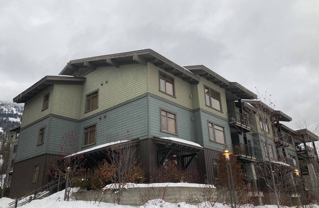 Spacious Ski in/Ski out condo at the Base of Red Mountain!