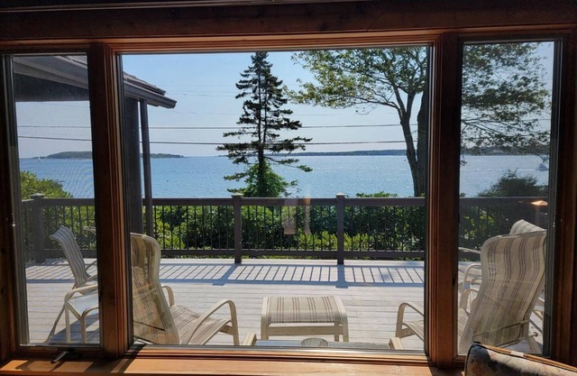 Spacious Spruce Point Waterfront Retreat: Walk to the Inn & Enjoy Easy Access to Boothbay Harbor!