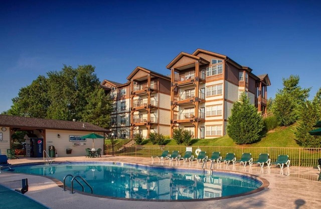 Spacious Stay for Families Near Trails – Full Kitchen & Washer/Dryer | 4 Units
