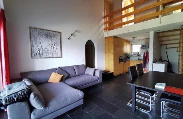 Spacious, sunny, quiet, great view