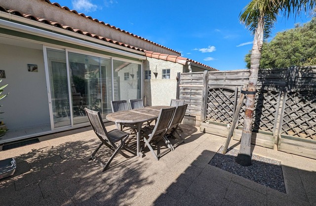 Spacious T3 Villa with Garden, 900m to Beach, Parking, Pet-Friendly, Sleeps 6