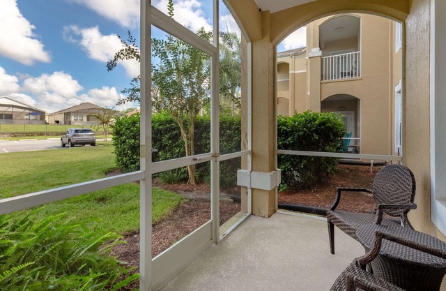 Spacious three-bedroom/two-bathroom condo in the sought-after Windsor Palms!