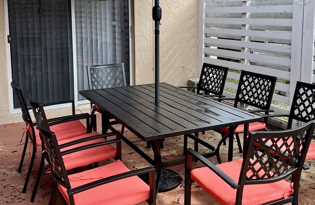 Spacious townhouse for big parties, great location