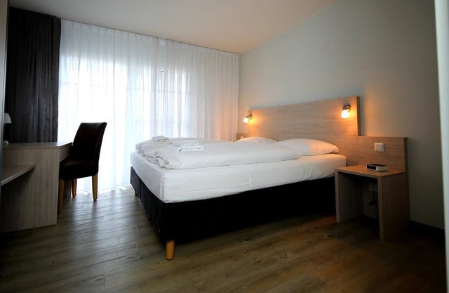 Spacious vacation apartment Landhof Wolgast LH-108 in a quiet village location on Usedom -