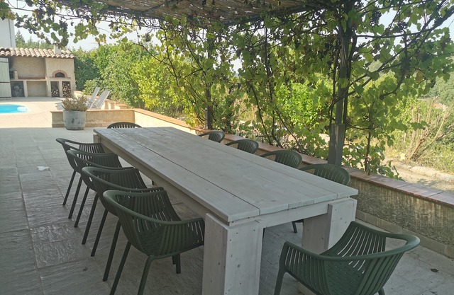 Spacious villa Cavadou in Montagnac-Montpezat for 10p with private pool