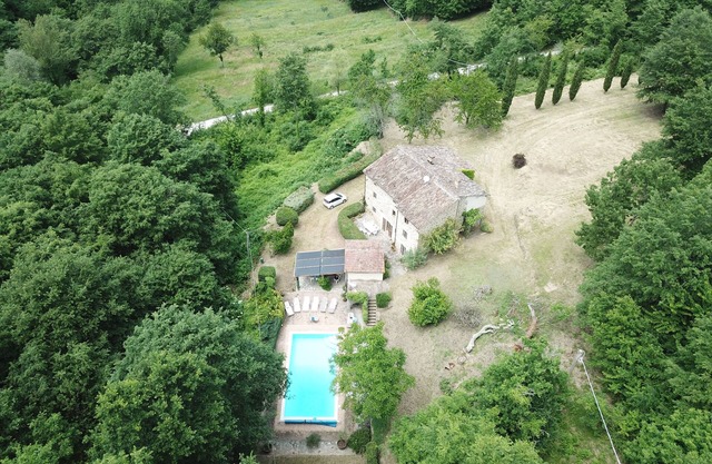 Spacious Villa in Tranquil Setting with Solar Heated Pool, Views and Wifi