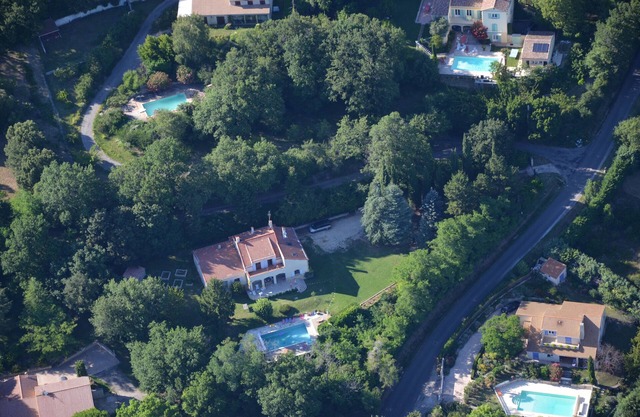 Spacious villa on the hill side in the Provencal Drome (Savasse)