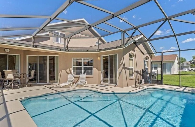 Spacious Villa South Facing Pool 20 min to Disney