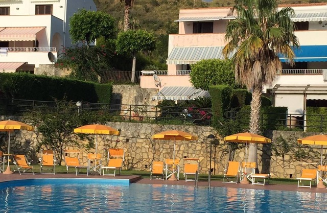 Spacious Villa with garden and pool 100m from the sea