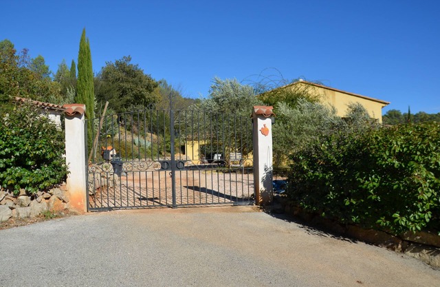 Spacious villa with swimming pool in the heart of Provence