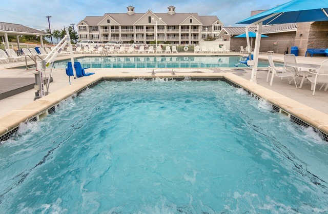Spacious Villa with Access to 6 Pools