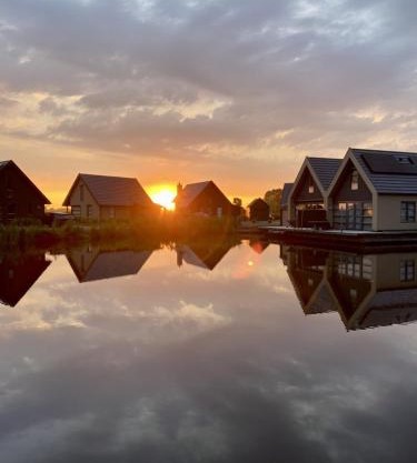 Spacious Waterfront Family Gem