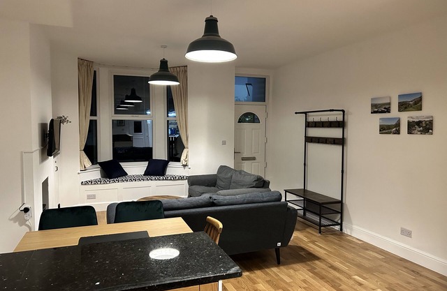 Spacious, well appointed, in Harrogate and on the edge of the Dales