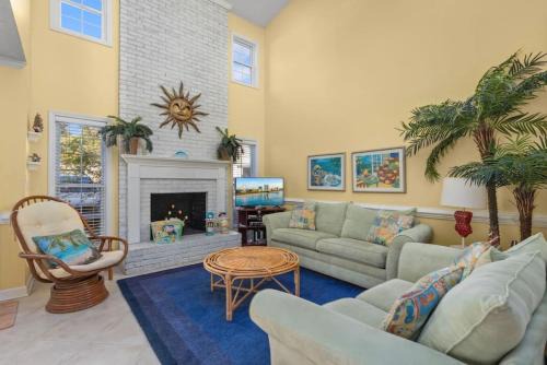 Spacious WH Cottage- 6 Bds- Pool- Block 2 Beach by myBeach Vacation Rentals