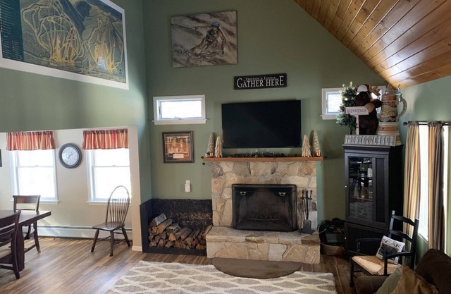 Spacious White Mountain Home