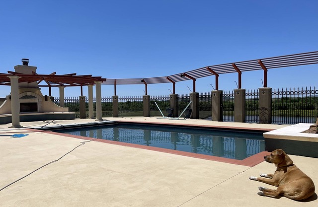 Spacious with Spectacular Views near Fort Sill, Medicine Park, Lawton and Elgin!