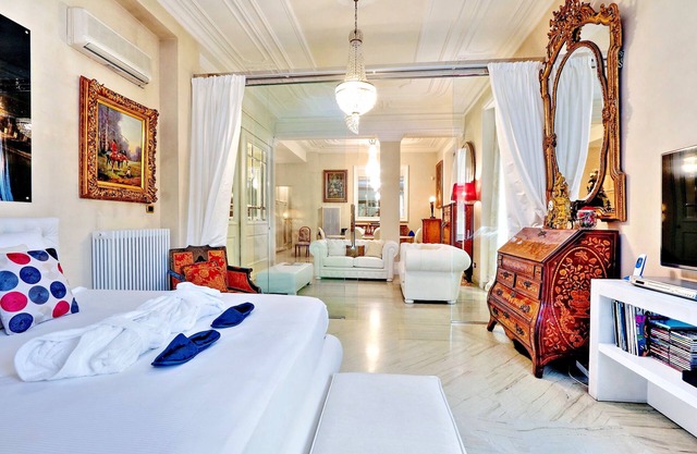 Spanish Steps Luxury House, your home far from your home