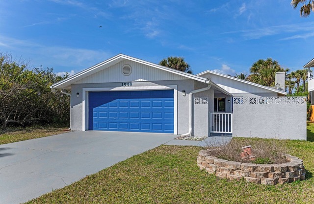 Sparkle By the Sea - Beautiful Intracoastal Retreat Just 2 Blocks to the Beach!