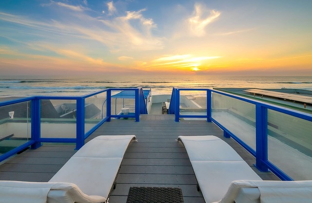 Sparkling 5BD Oceanfront Mission Beach Home! Huge Rooftop Deck, Steps to the Ocean, Parking; Great for Multigenerational families!