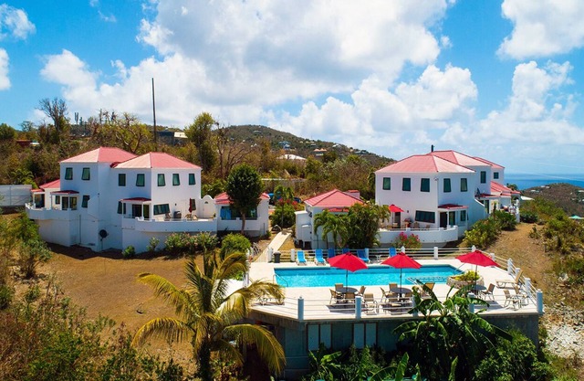 Spectacular 2 BR/2.5 BA Townhome Villa w/Pool and Awesome Ocean Views!