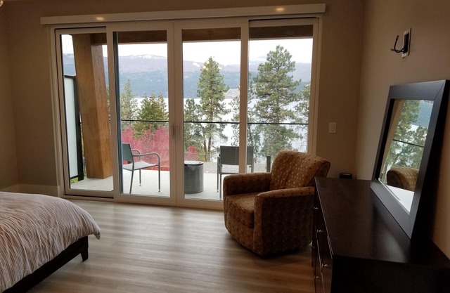 Spectacular new home overlooking Lake Okanagan in the heart of wine country.