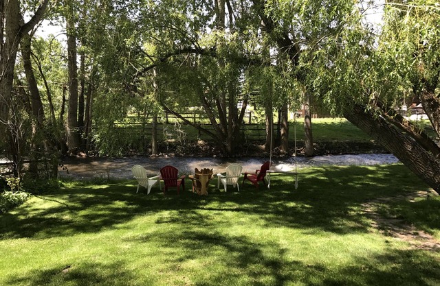 Spectacular Retreat Minutes from Downtown Bozeman - 4 Bedrooms on Tranquil Creek