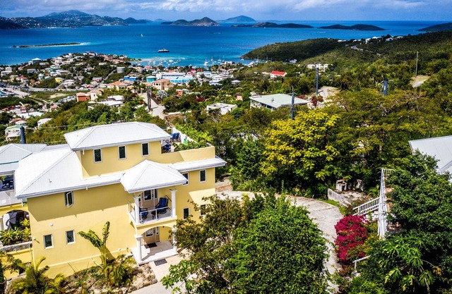 Spectacular Sunsets and Ocean Views in Brand New 2 Level Villa & Rooftop Terrace