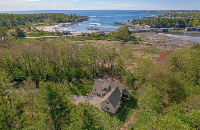 Spend your holidays by the Sea. What a beautiful opportunity to stay and celebrate in Maine.