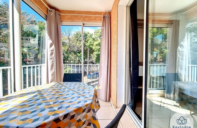 Spinelle Blanche - studio** close to Saint-Denis centre