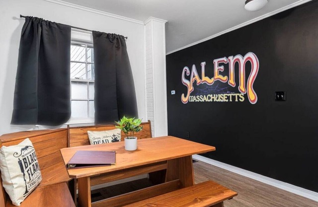 *Spooky Halloween 2BR|Parking+Downtown|Hocus Pocus