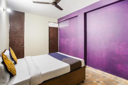 SPOT ON Hotel Harry's 1 Near Select Citywalk Mall