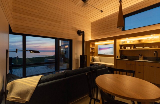 Spruce - Luxury 1 BR Cottage