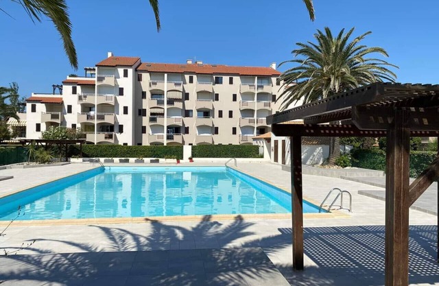 St Cyprien beautiful apartment with sea view