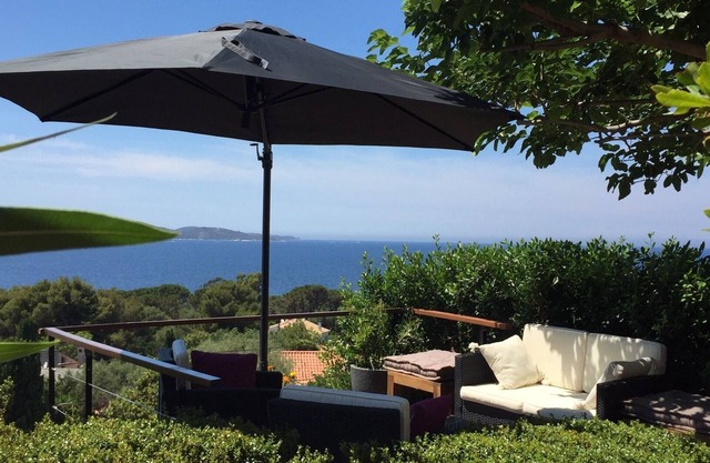 St Florent, beautiful between sea and mountain, terrace , garden, swimming pool