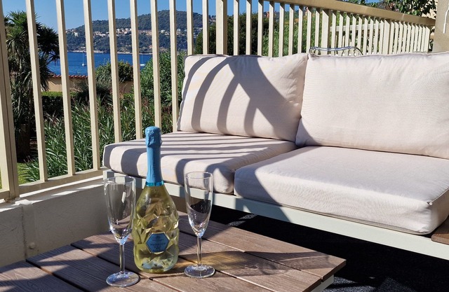 St-Jean-Cap-Ferrat with terrace, view and sea access