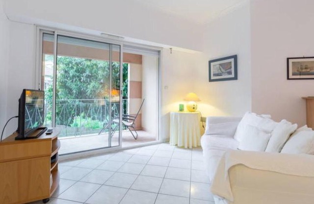 St JEAN CAP FERRAT CENTRAL CONTEMPORARY LOVELY WIFI